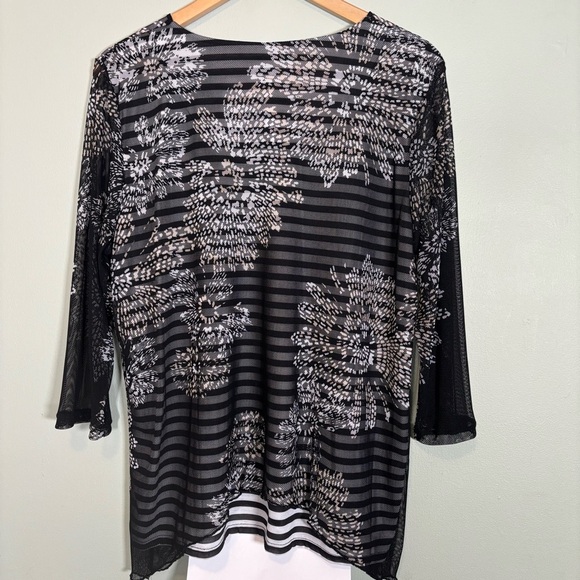 Alfred Dunner Opposites Attract Floral Mesh Stripe Top-Black/ White-Women Large - Picture 5 of 6